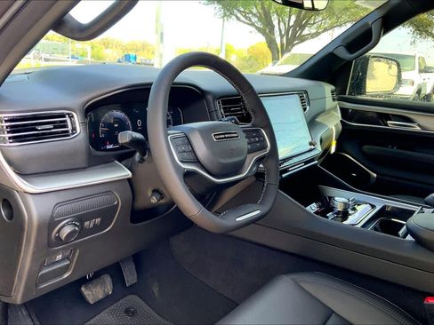 New 2026 Jeep Grand Wagoneer Limited w/ Convenience Group I AWD/4WD image 8