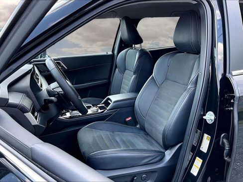 Used 2025 Mitsubishi Outlander SE FWD image 21