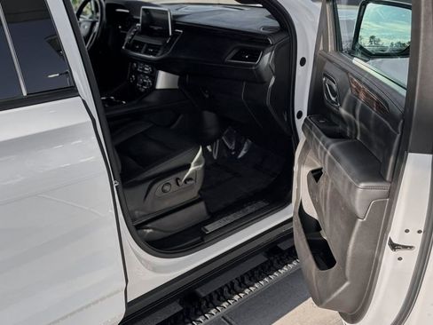 Used 2022 Chevrolet Suburban Z71 w/ Z71 Off-Road Package image 30