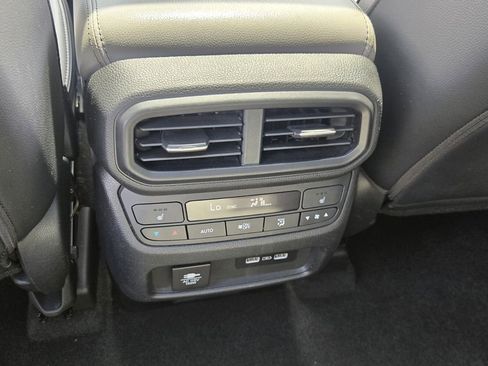 Used 2023 Honda Pilot Elite image 13