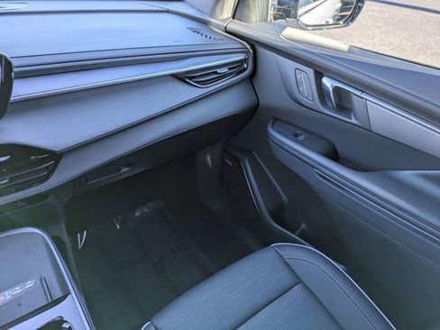 New 2025 Buick Enclave Sport Touring image 17