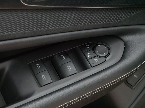 Used 2024 Chevrolet Blazer EV LT AWD/4WD image 19