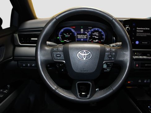 Used 2025 Toyota Camry XSE FWD image 28