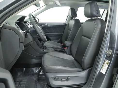 Certified 2022 Volkswagen Tiguan SE image 30