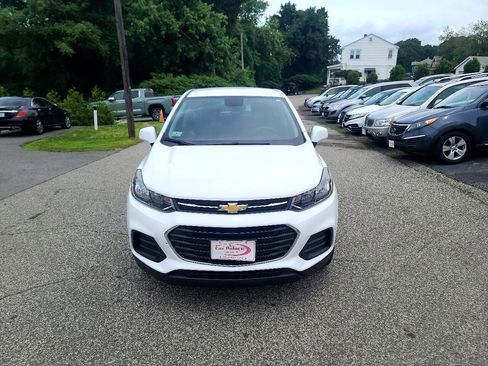 Used 2018 Chevrolet Trax LS image 2