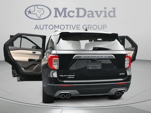 Used 2022 Ford Explorer Platinum w/ Equipment Group 601A AWD/4WD image 44
