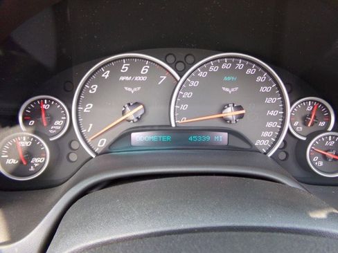 Used 2006 Chevrolet Corvette Convertible w/ Preferred Equipment Group RWD image 22