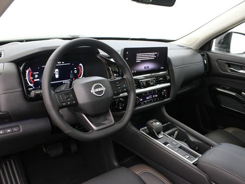 New 2026 Nissan Pathfinder Platinum FWD image 15