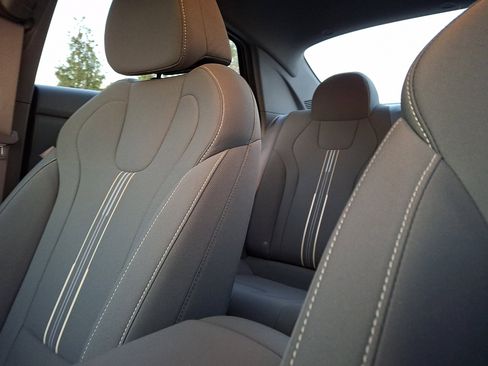 Certified 2023 Hyundai Elantra SEL w/ Preferred Accessory Package image 18