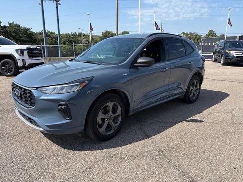 Used 2024 Ford Escape ST-Line w/ Tech Pack #1 AWD/4WD image 3