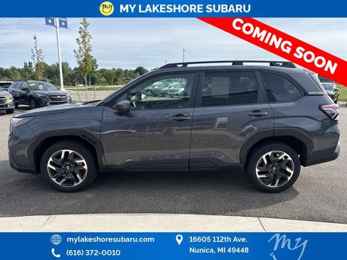 Used 2025 Subaru Forester Premium AWD/4WD image 4