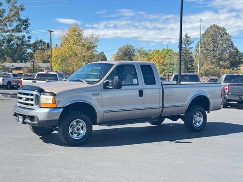 Used 1999 Ford F250 Lariat image 12