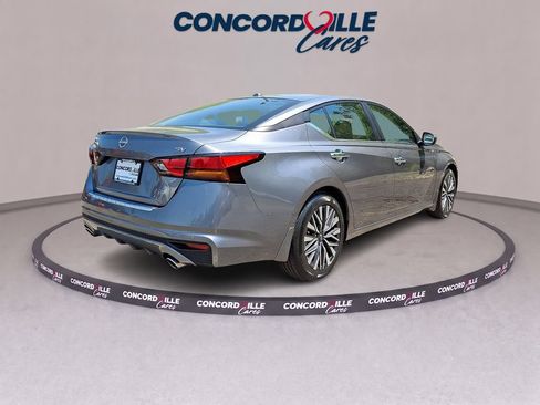 Certified 2023 Nissan Altima 2.5 SV w/ SV Premium Package FWD image 7