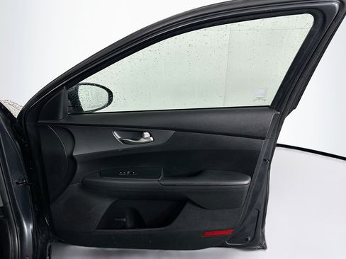 Used 2021 Kia Forte LXS FWD image 30