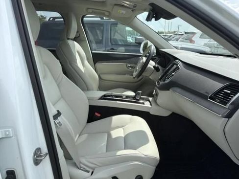 Used 2025 Volvo XC90 B6 Plus w/ Protection Package Premier AWD/4WD image 3