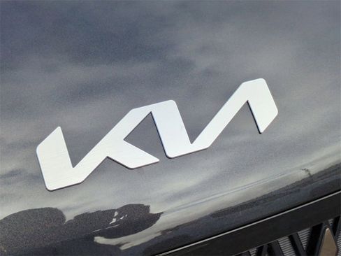 Certified 2026 Kia Carnival EX image 30