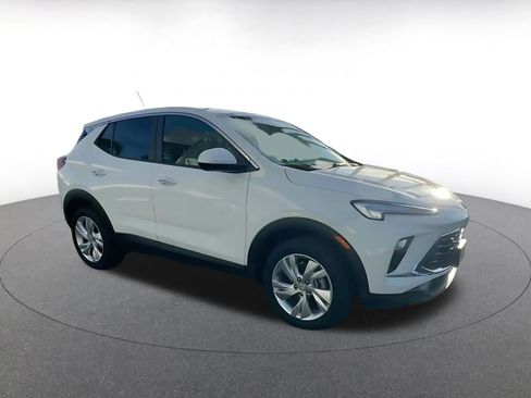 Used 2025 Buick Encore GX Preferred image 2