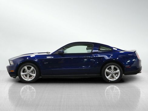 Used 2010 Ford Mustang GT Premium RWD image 2