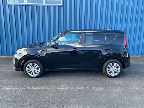 Used 2021 Kia Soul LX FWD image 13