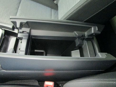 Used 2023 Nissan Rogue SV image 38