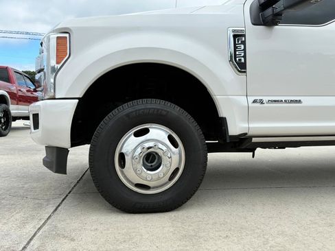 Used 2019 Ford F350 Platinum w/ Platinum Ultimate Package AWD/4WD image 7