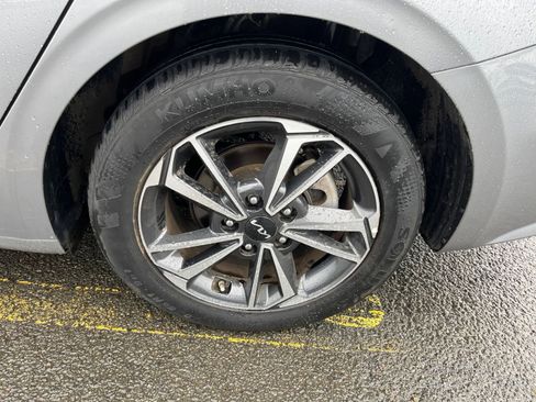 Used 2024 Kia Forte LXS image 27