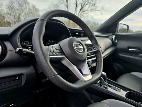 Used 2023 Nissan Kicks SR w/ SR Premium Package image 22