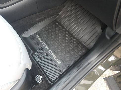 Used 2025 Hyundai Santa Cruz Limited image 36