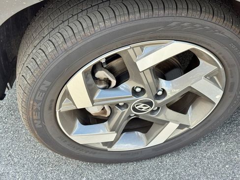 Used 2025 Hyundai Venue SEL FWD image 34