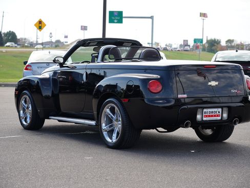 Used 2006 Chevrolet SSR w/ Preferred Equipment Group image 5