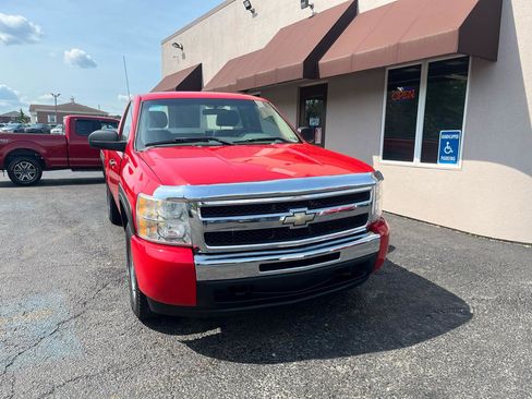 Used 2011 Chevrolet Silverado 1500 W/T w/ LS Package AWD/4WD image 2
