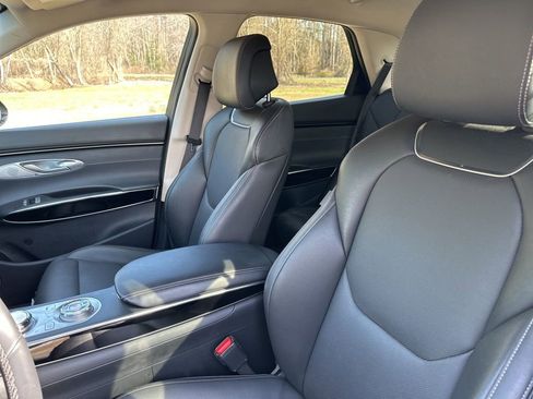 Used 2025 Genesis GV70 2.5T AWD/4WD image 10
