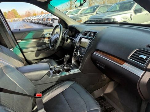 Used 2016 Ford Explorer Limited image 13