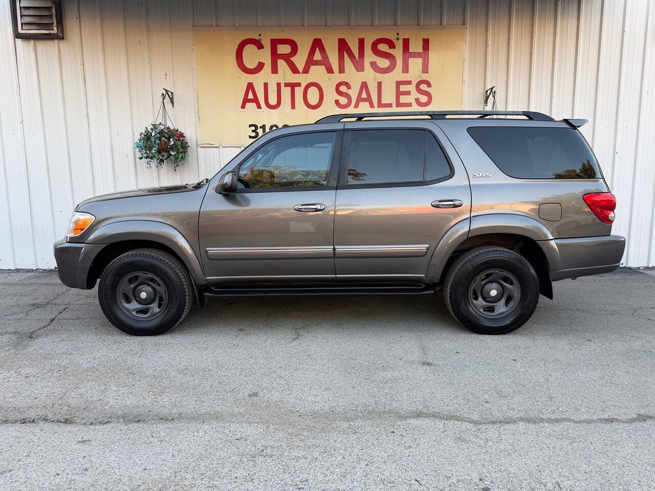 Used 2005 Toyota Sequoia SR5 w/ Towing Pkg RWD image 5