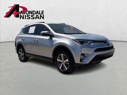 Used 2018 Toyota RAV4 XLE image 9