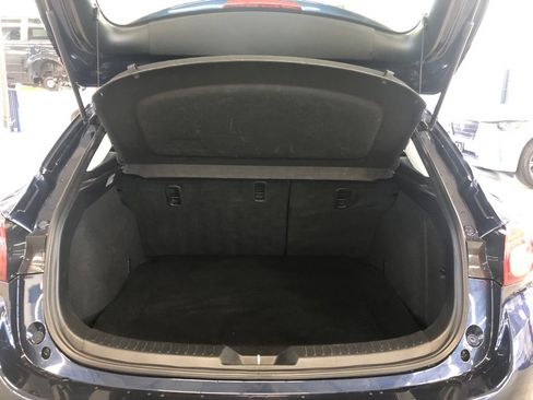 Used 2018 MAZDA MAZDA3 Grand Touring w/ Premium Equipment Package FWD image 18