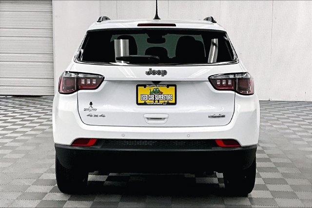 Used 2023 Jeep Compass Latitude w/ Sun and Sound Group AWD/4WD image 5