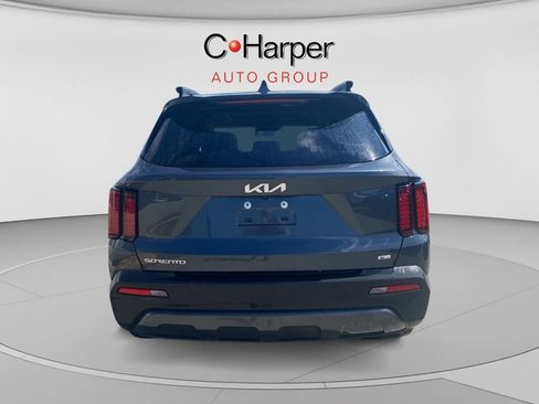 Used 2023 Kia Sorento S w/ Panoramic Sunroof Package AWD/4WD image 3