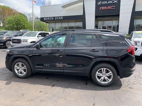 Used 2022 GMC Terrain SLE w/ Driver Convenience Package AWD/4WD image 2