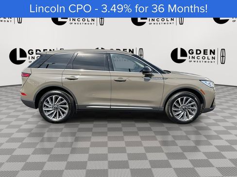 Certified 2025 Lincoln Corsair Reserve image 9