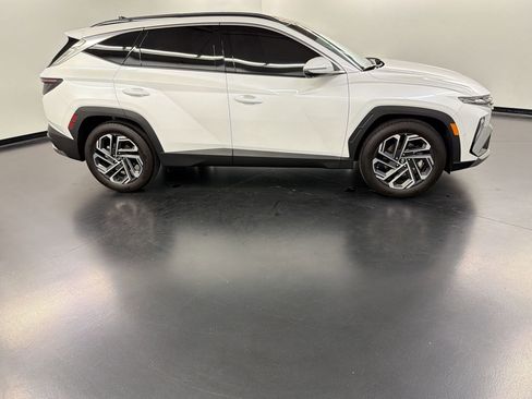 Used 2025 Hyundai Tucson Limited FWD image 8