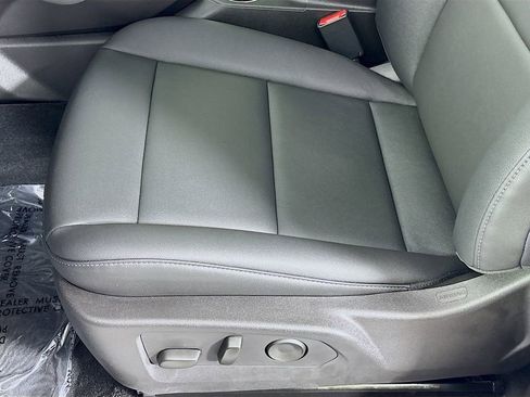 New 2025 GMC Canyon Elevation w/ Convenience Package image 18