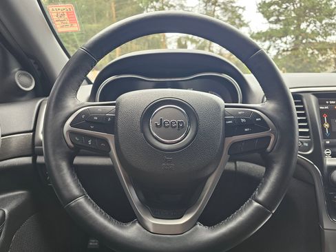 Used 2018 Jeep Grand Cherokee Altitude image 20