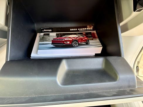 Used 2021 Jeep Compass Limited image 33