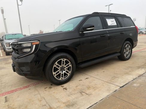 New 2025 Ford Expedition Active image 1