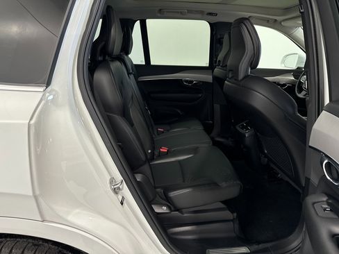 Used 2022 Volvo XC90 T5 Momentum image 26