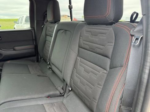 Used 2022 Nissan Frontier PRO-4X w/ Technology Package AWD/4WD image 13