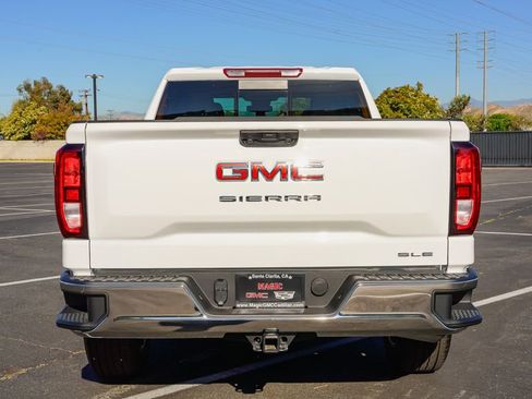 New 2026 GMC Sierra 1500 SLE w/ Preferred Package AWD/4WD image 9