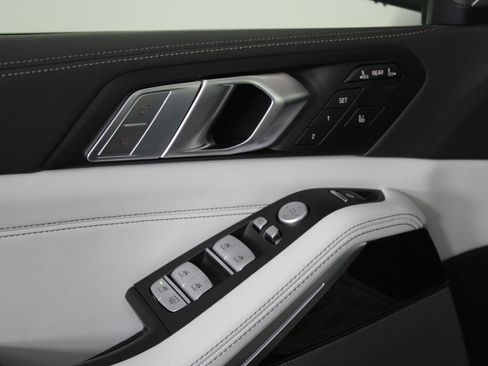 New 2026 BMW X7 xDrive40i w/ Premium Package image 23