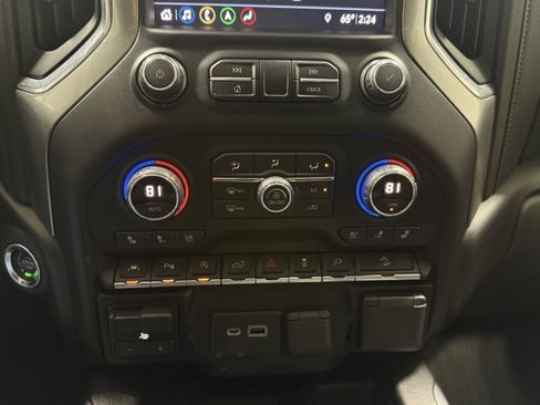 Used 2019 Chevrolet Silverado 1500 LTZ w/ LTZ Plus Package image 20